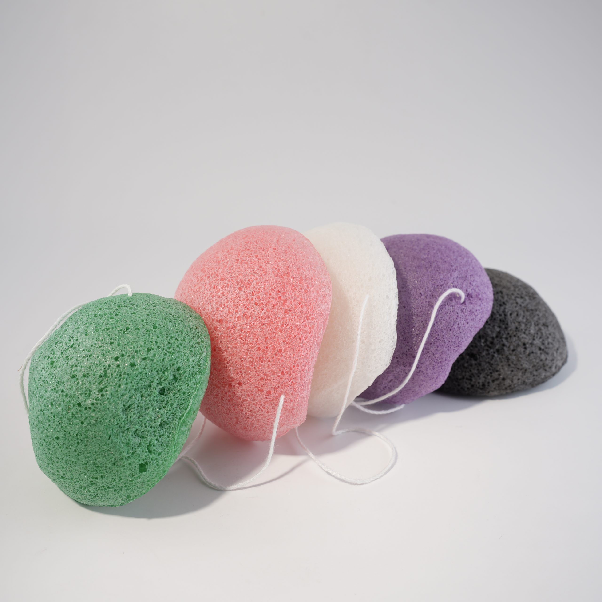 Konjac Natural Facial Puff Sponge: Exfoliator, Cleanser, Makeup Tool