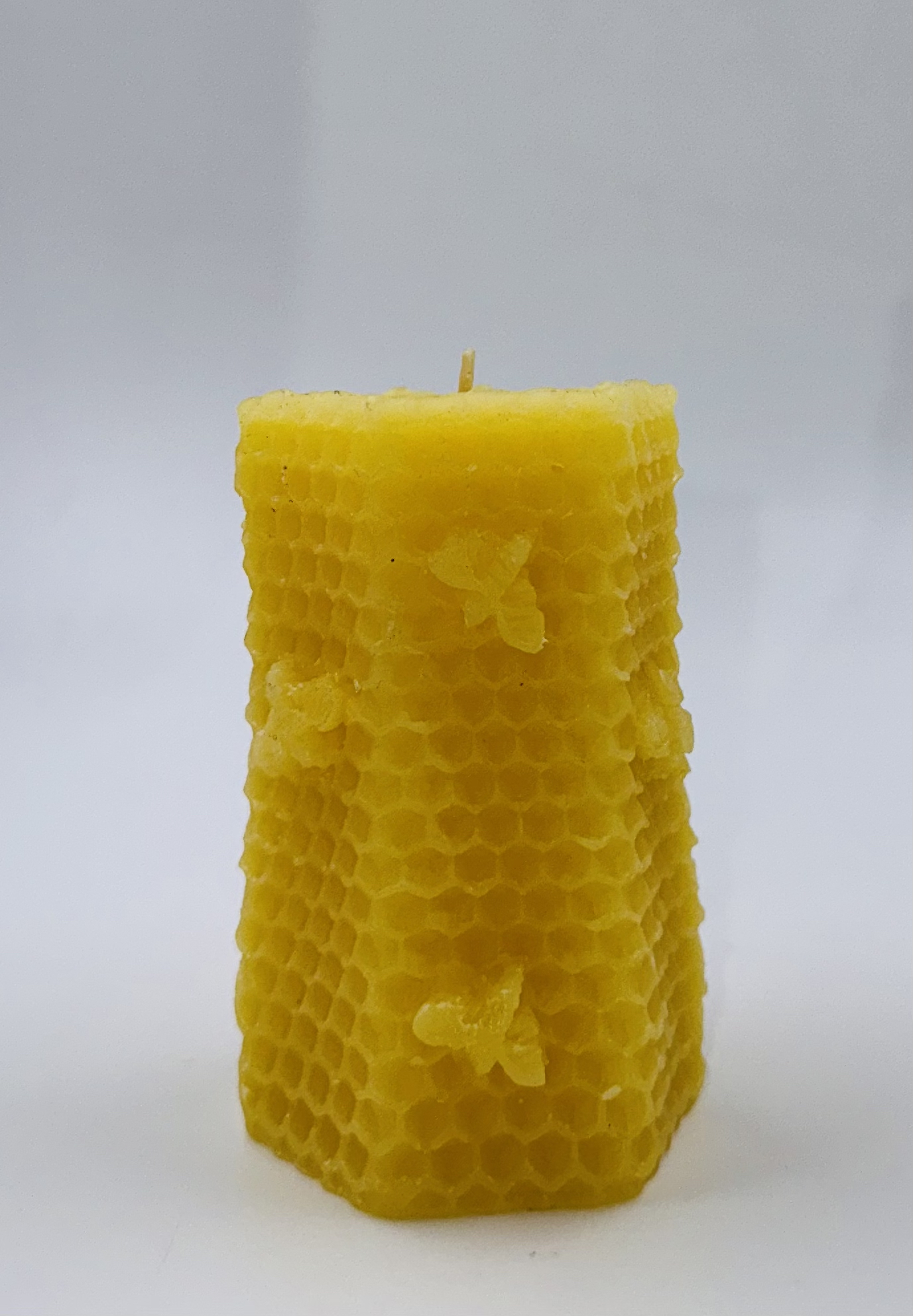 100% Beeswax Large 4" Honeycomb Candle